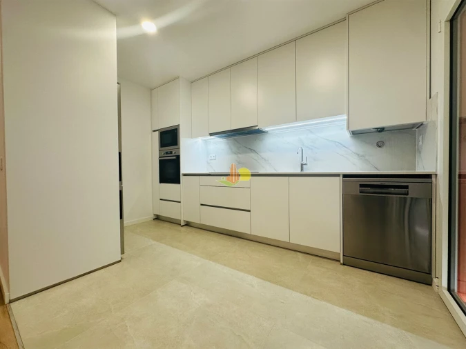 Apartamento T2 para Venda em Tavarede Foto 3