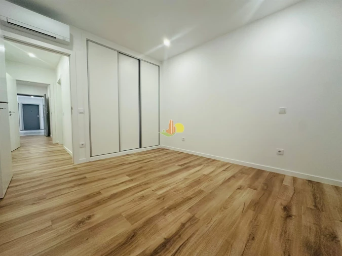 Apartamento T2 para Venda em Tavarede Foto 14