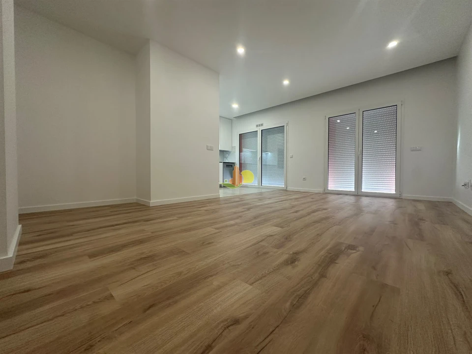 Apartamento T2 para Venda em Tavarede Foto 4