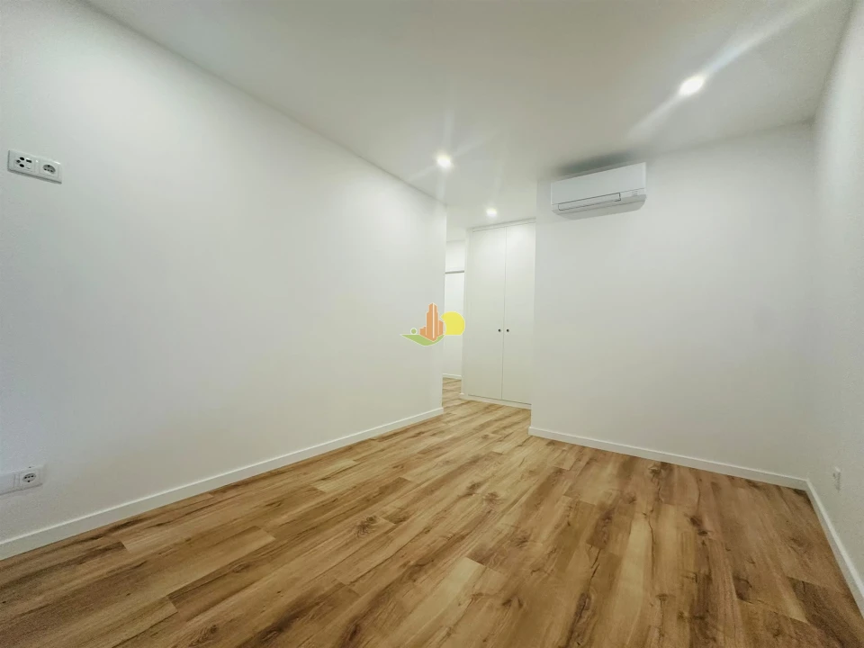 Apartamento T2 para Venda em Tavarede Foto 19