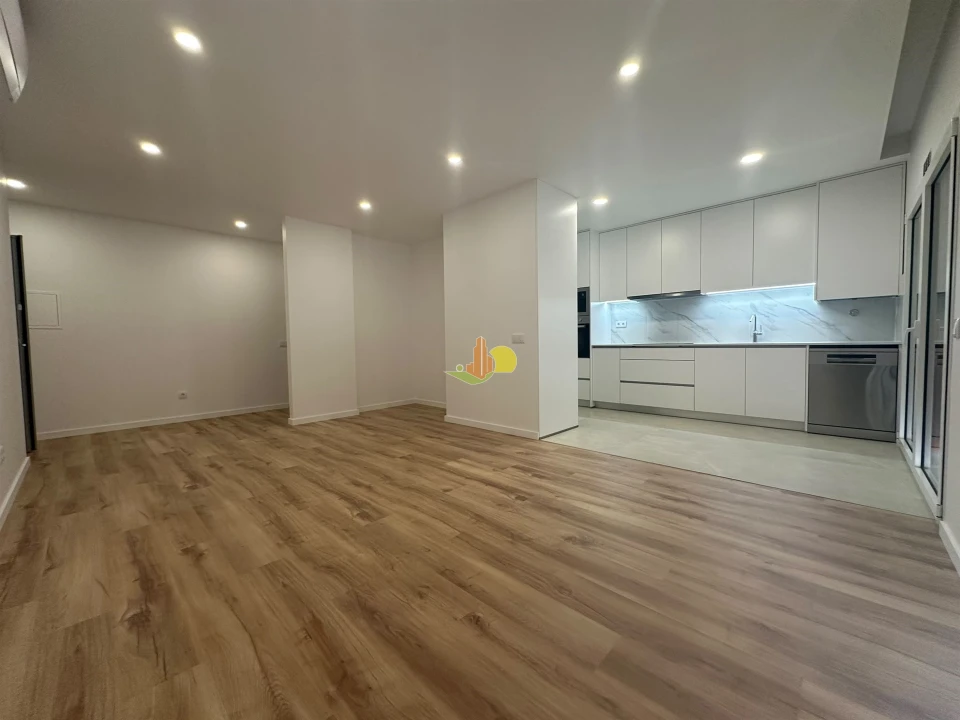 Apartamento T2 para Venda em Tavarede Foto 8