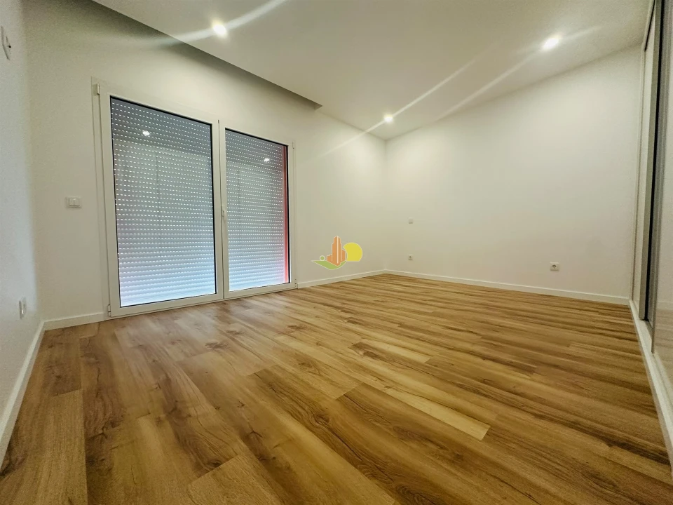 Apartamento T2 para Venda em Tavarede Foto 19