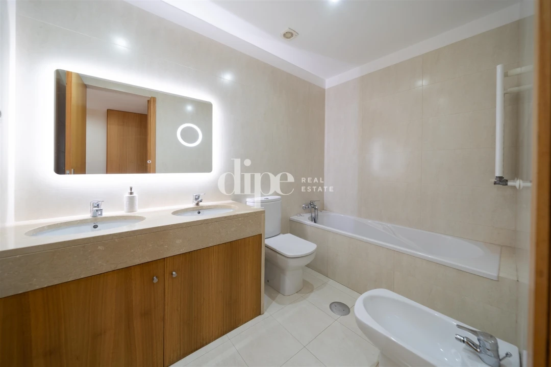 Apartamento T2 para Venda em Mesão Frio Foto 18