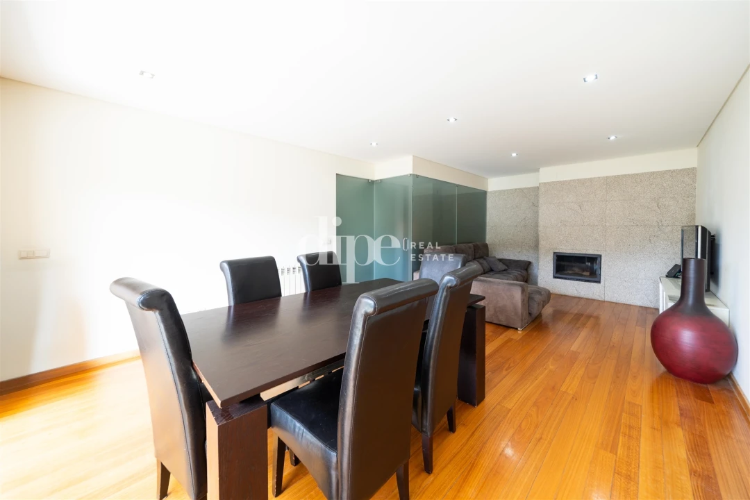 Apartamento T2 para Venda em Mesão Frio Foto 6