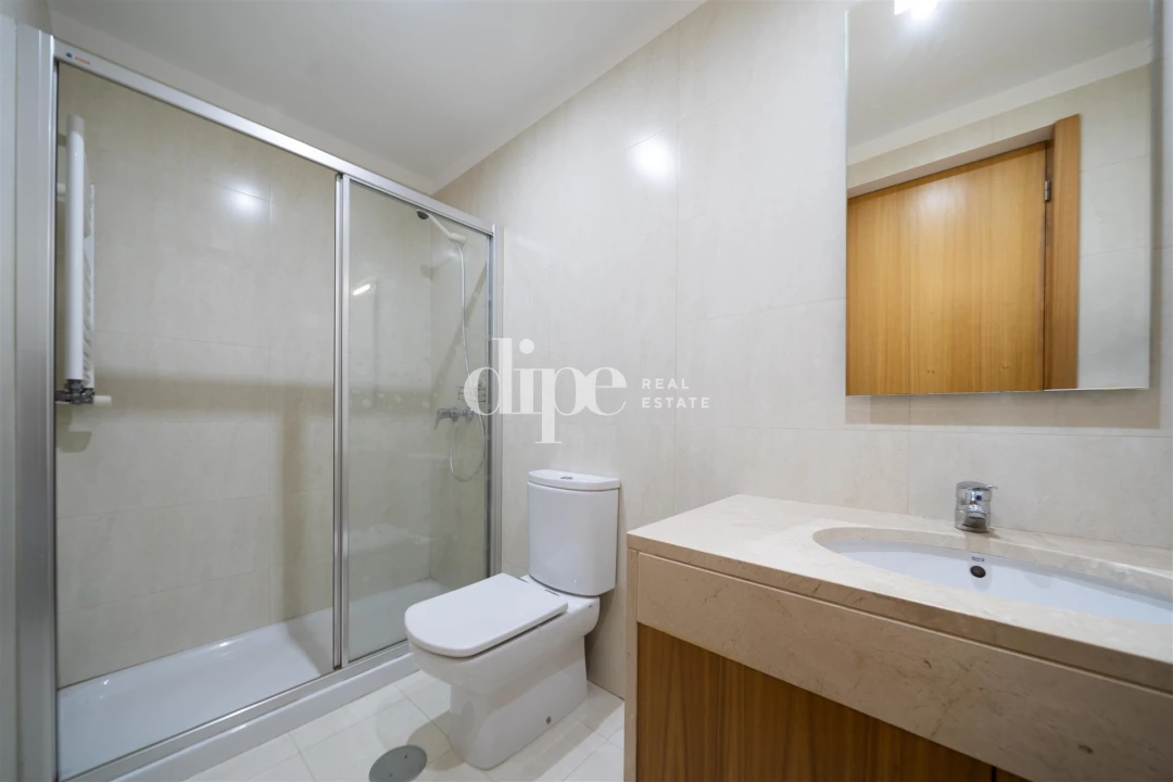 Apartamento T2 para Venda em Mesão Frio Foto 20