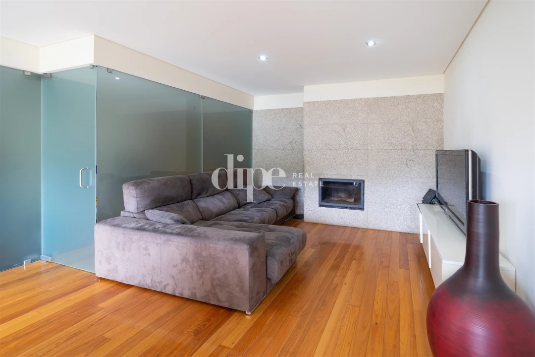 Apartamento T2 para Venda em Mesão Frio Foto 5
