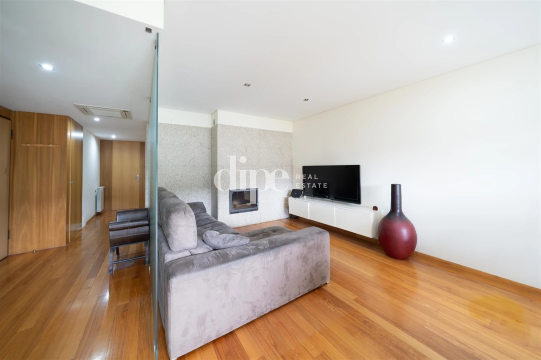Apartamento T2 para Venda em Mesão Frio Foto 8