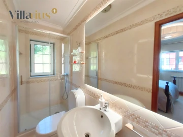 Moradia T5 para Venda em São João Baptista e Santa Maria dos Olivais