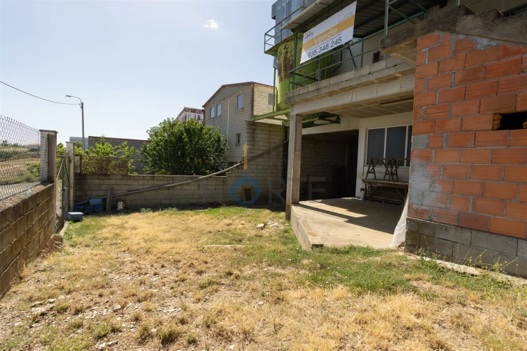 Armazém para Venda em Alfandega da Fe Foto 20