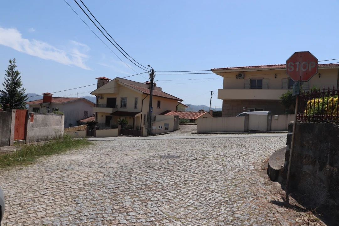 Terreno para Venda em Lordelo Foto 9