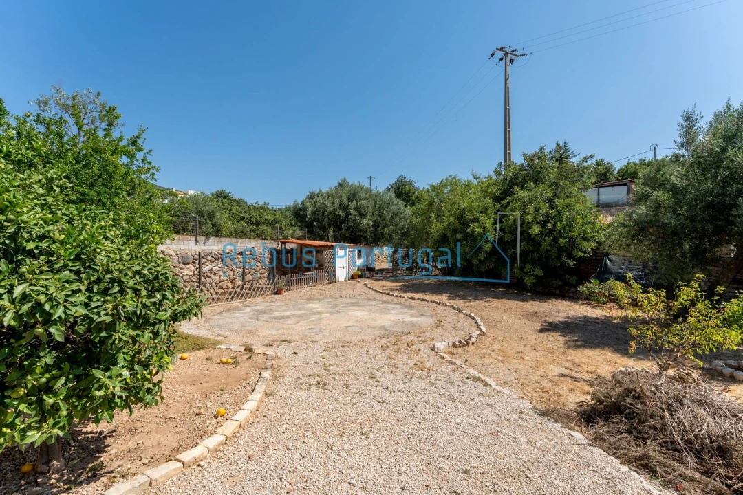 Moradia T4 para Venda em Santa Barbara de Nexe Foto 38