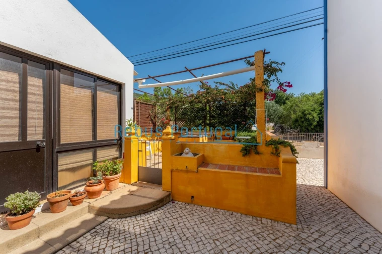 Moradia T4 para Venda em Santa Barbara de Nexe Foto 31