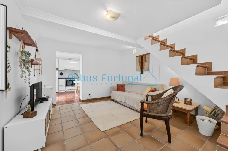 Moradia T4 para Venda em Santa Barbara de Nexe Foto 17