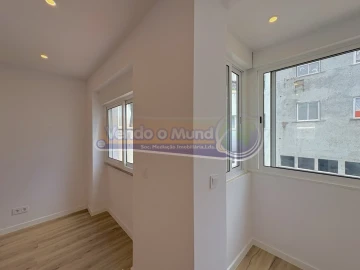 Apartamento T2 para Venda em Queluz e Belas