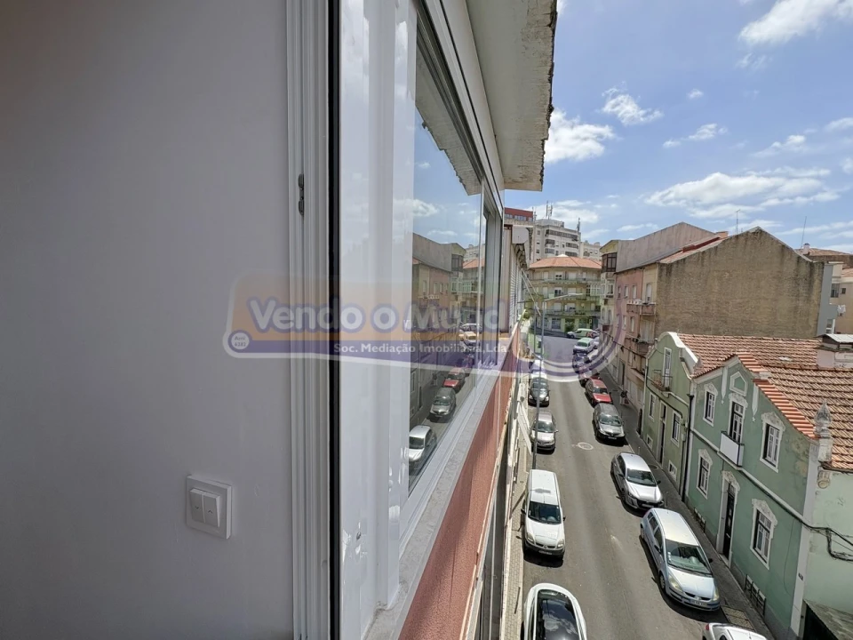 Apartamento T2 para Venda em Queluz e Belas Foto 13