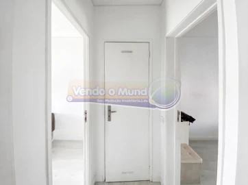Apartamento T4 para Venda em Santo António dos Cavaleiros e Frielas
