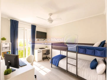 Apartamento T4 para Venda em Santo António dos Cavaleiros e Frielas
