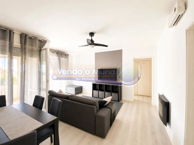 Apartamento T4 para Venda em Santo António dos Cavaleiros e Frielas Foto 2