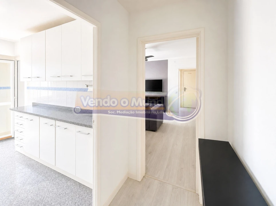 Apartamento T4 para Venda em Santo António dos Cavaleiros e Frielas Foto 7