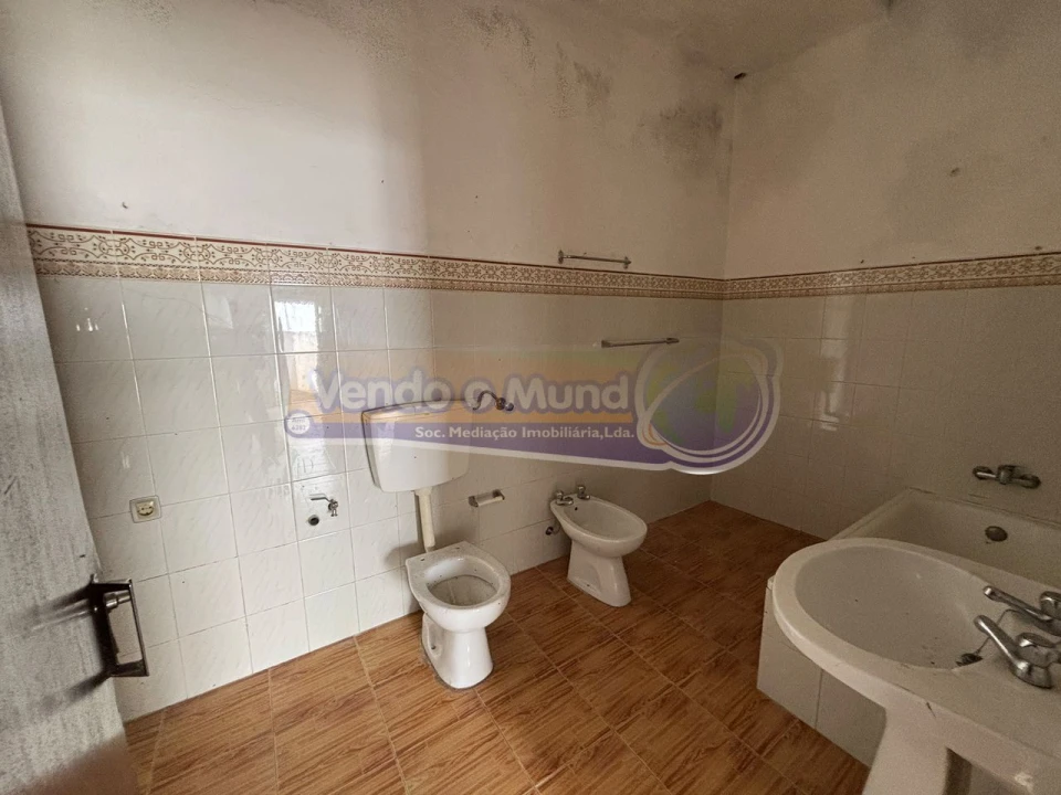 Moradia T2 para Venda em Mora Foto 15