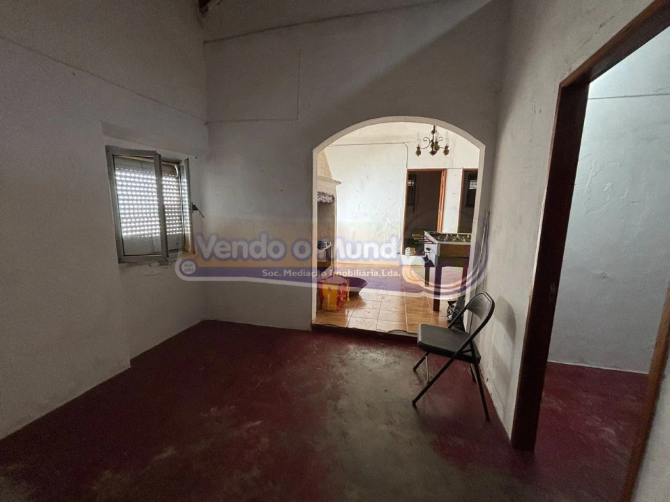 Moradia T2 para Venda em Mora Foto 9