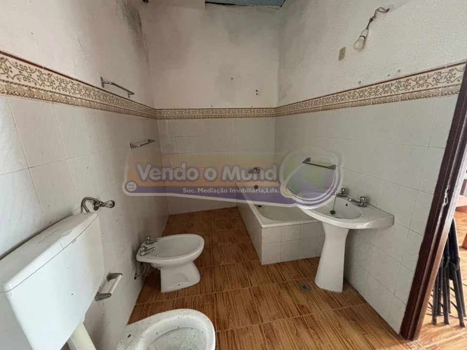 Moradia T2 para Venda em Mora Foto 16