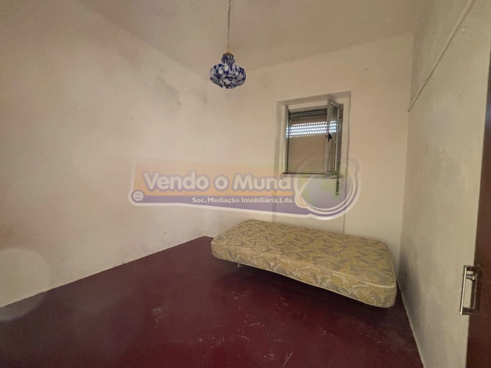 Moradia T2 para Venda em Mora Foto 13