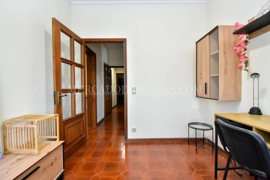 Apartamento T5 para Venda em Espinho Foto 11