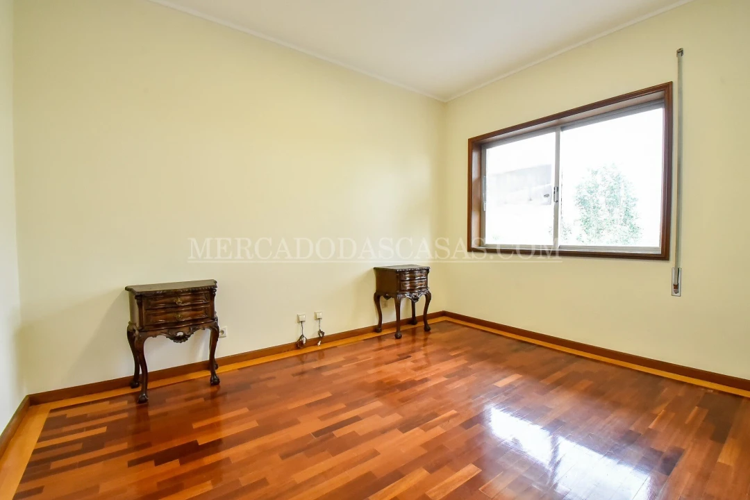 Apartamento T5 para Venda em Espinho Foto 2