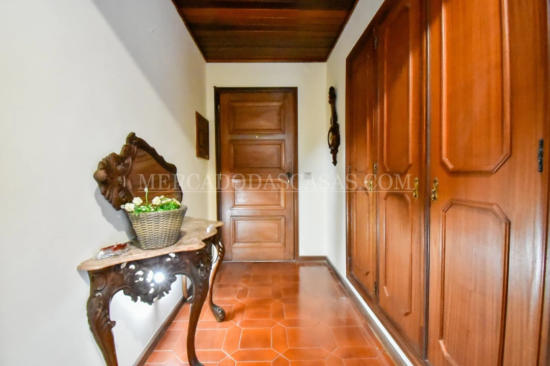 Apartamento T5 para Venda em Espinho Foto 6