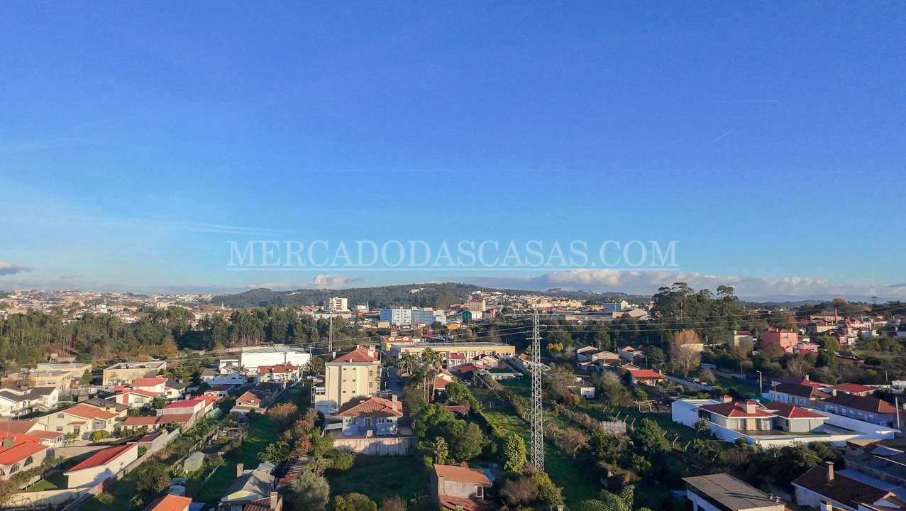 Moradia T3 para Venda em Paços de Brandão Foto 1