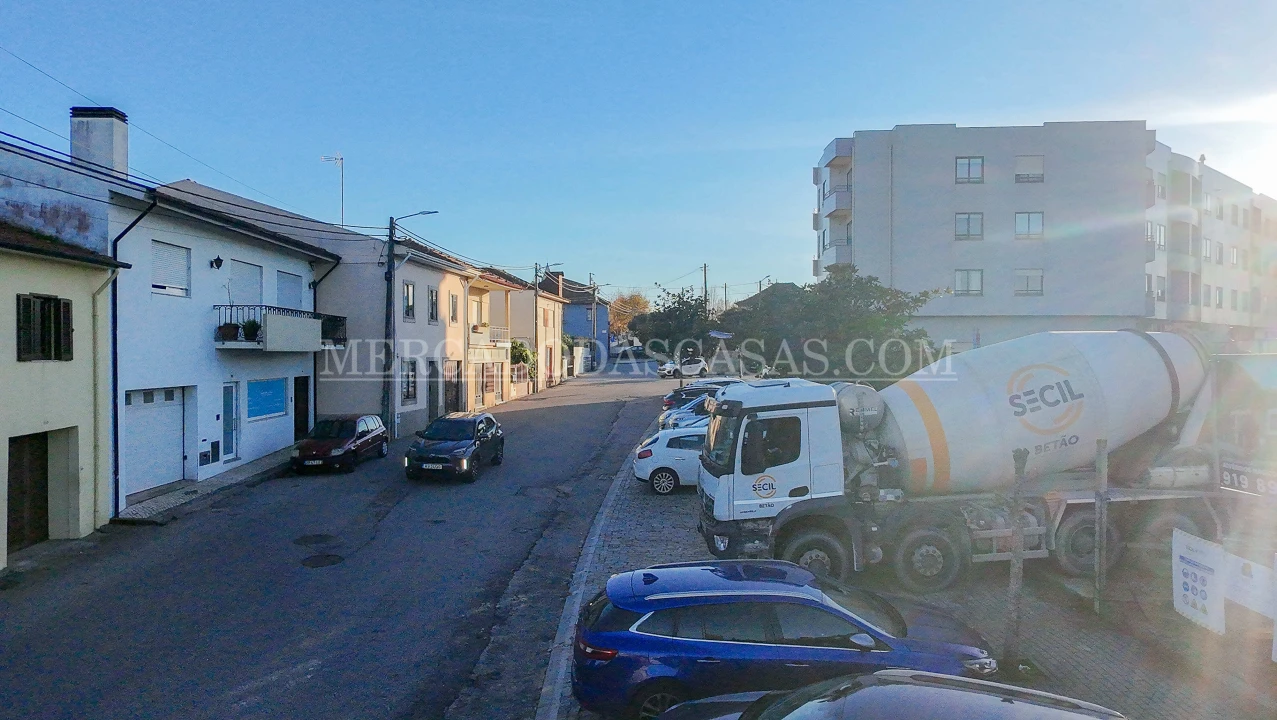 Moradia T3 para Venda em Paços de Brandão Foto 14