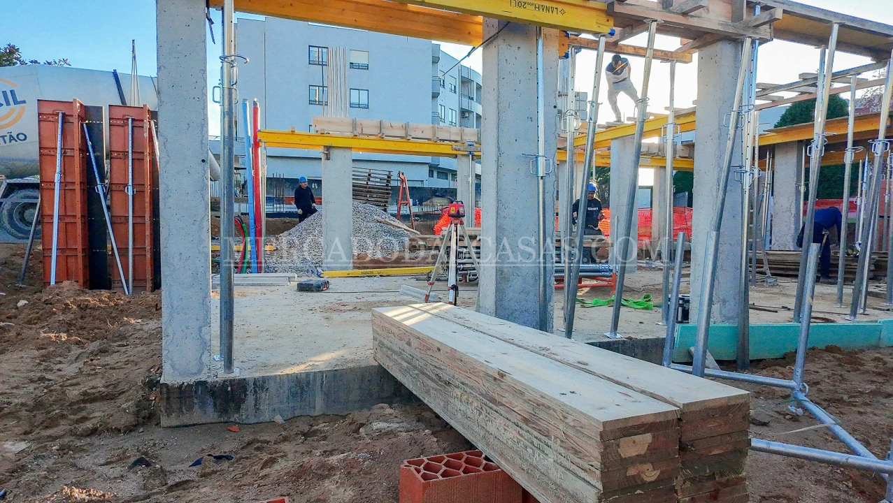 Moradia T3 para Venda em Paços de Brandão Foto 12