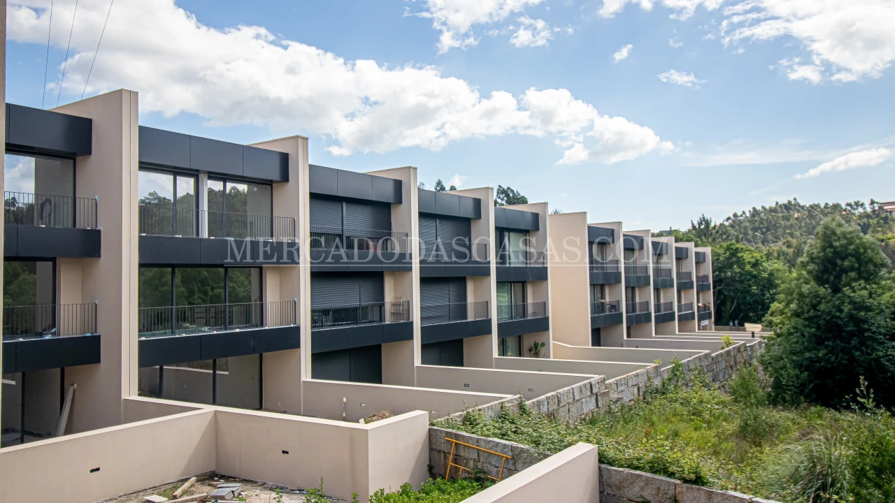 Moradia T3 para Venda em Gondomar (São Cosme), Valbom e Jovim Foto 1