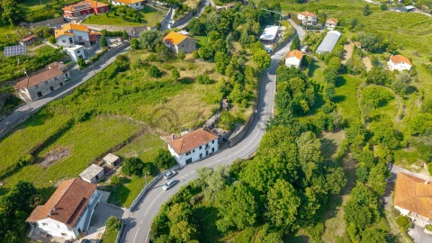 Moradia T4 para Venda em Crasto, Ruivos e Grovelas
