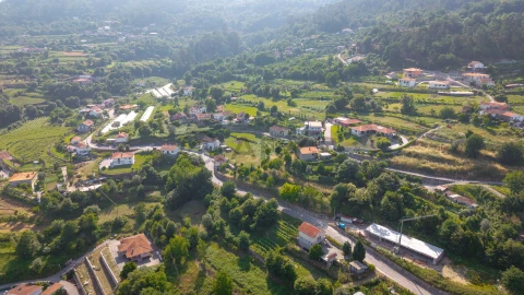Moradia T4 para Venda em Crasto, Ruivos e Grovelas