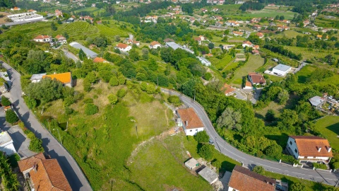 Moradia T4 para Venda em Crasto, Ruivos e Grovelas