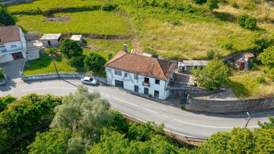 Moradia T4 para Venda em Crasto, Ruivos e Grovelas