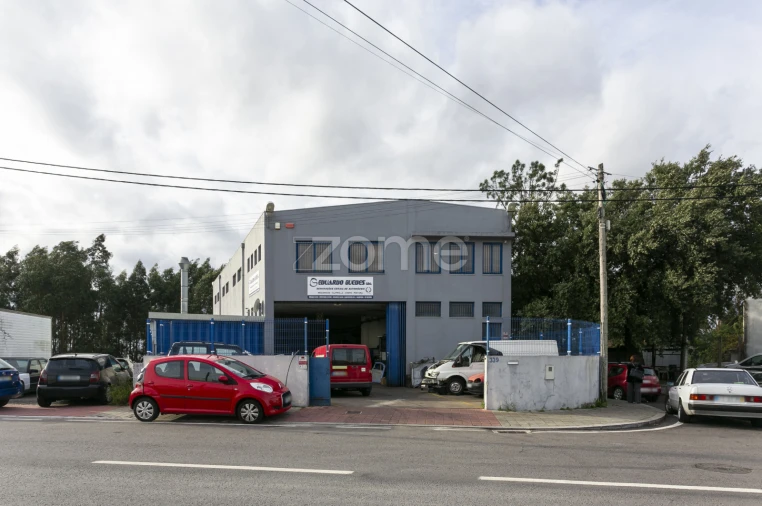 Terreno Comércio / Armazém para Venda em Baguim do Monte (Rio Tinto) Foto 3