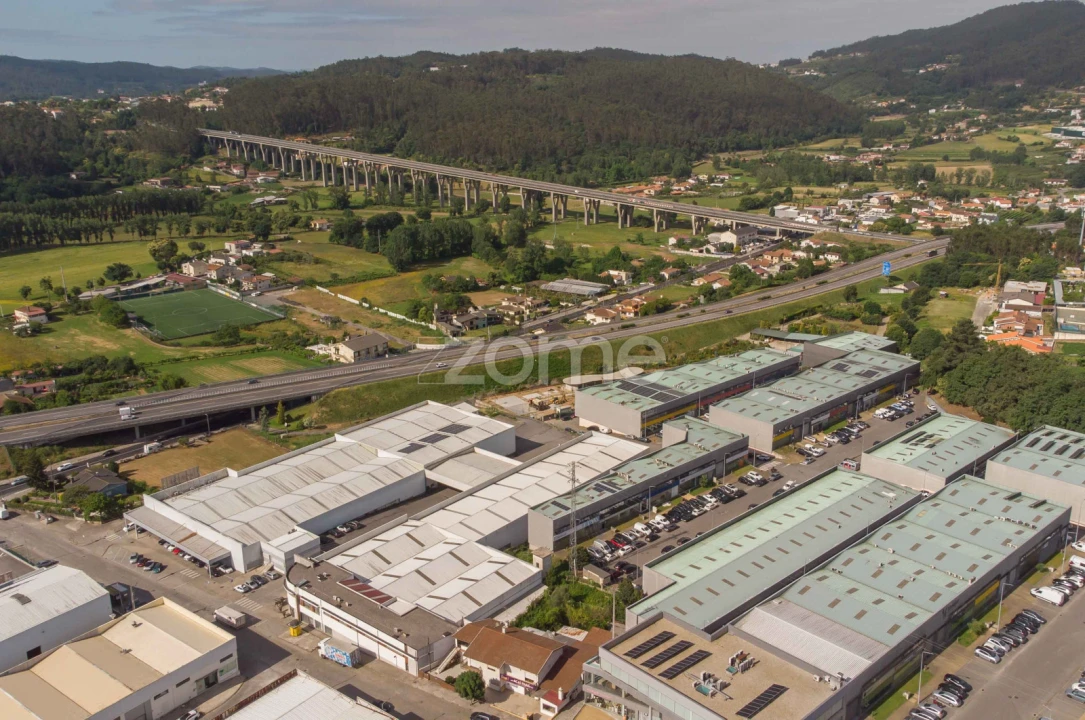 Terreno Comércio / Armazém para Venda em Sequeira Foto 11