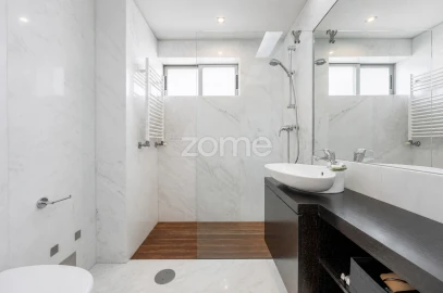Apartamento T4 para Venda em Lordelo do Ouro e Massarelos