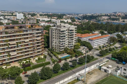 Apartamento T4 para Venda em Lordelo do Ouro e Massarelos