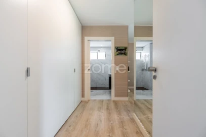 Apartamento T4 para Venda em Lordelo do Ouro e Massarelos