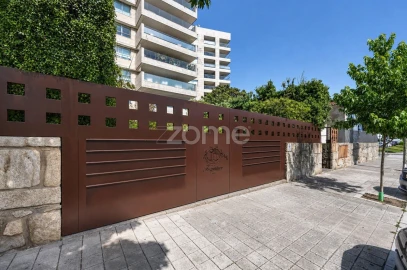Apartamento T4 para Venda em Lordelo do Ouro e Massarelos