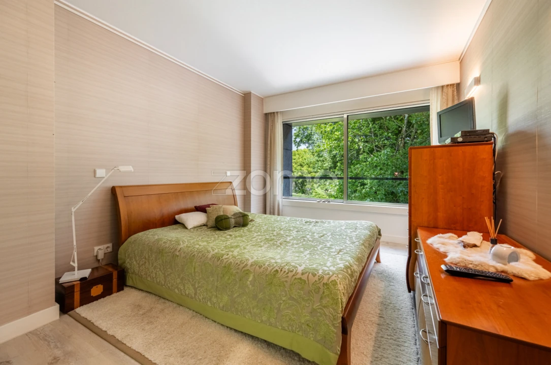 Apartamento T4 para Venda em Lordelo do Ouro e Massarelos Foto 29