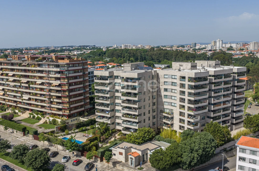 Apartamento T4 para Venda em Lordelo do Ouro e Massarelos Foto 42