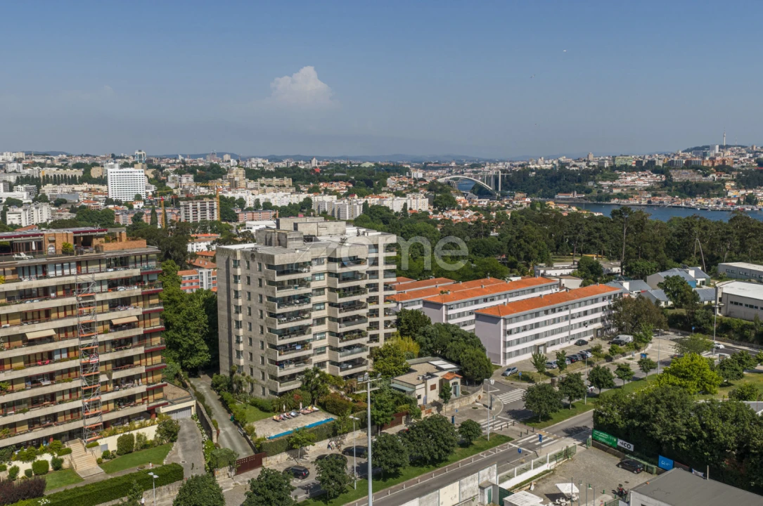 Apartamento T4 para Venda em Lordelo do Ouro e Massarelos Foto 41