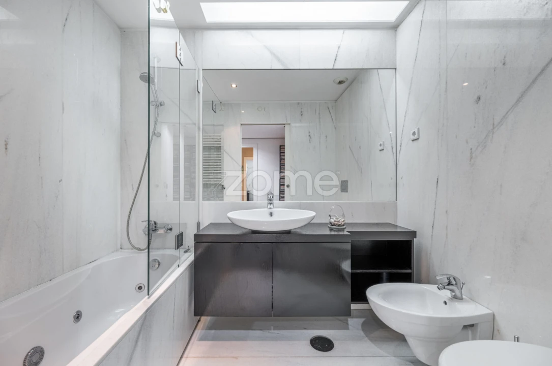 Apartamento T4 para Venda em Lordelo do Ouro e Massarelos Foto 28