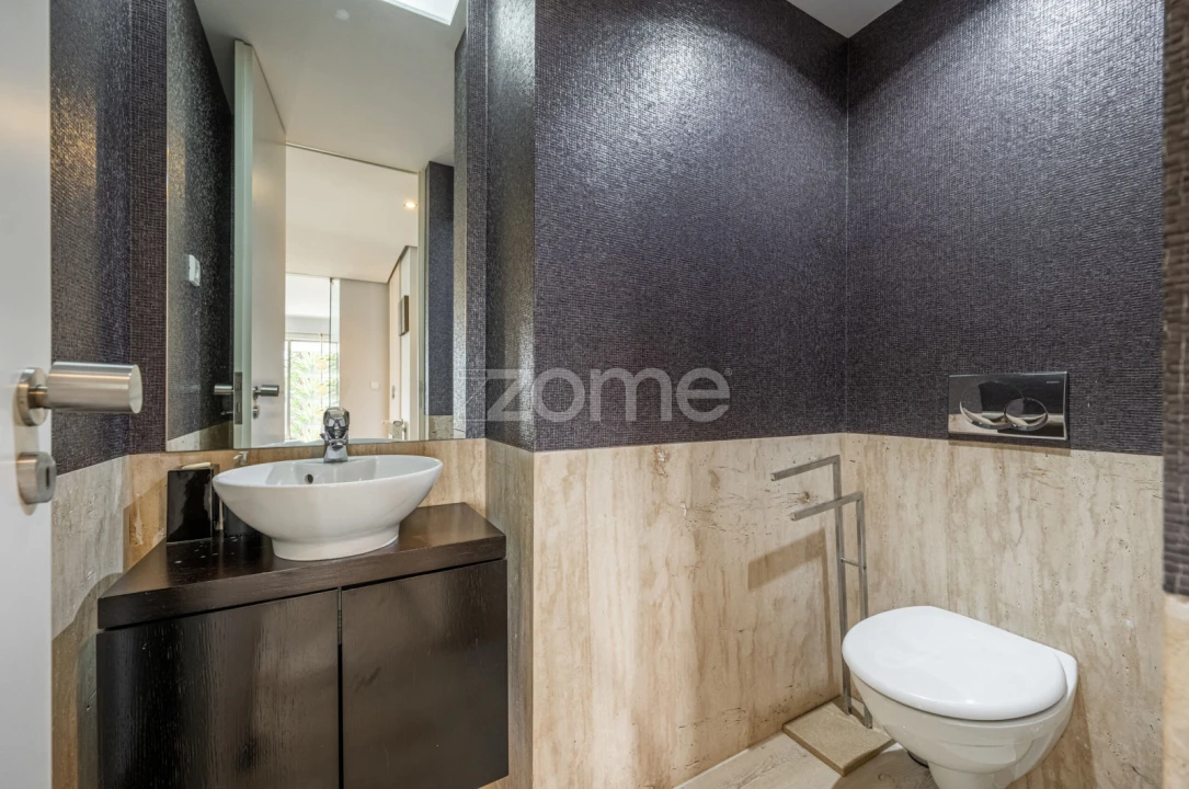 Apartamento T4 para Venda em Lordelo do Ouro e Massarelos Foto 18