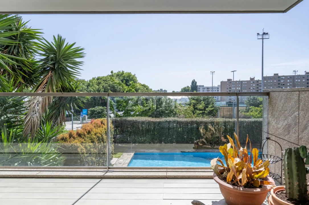 Apartamento T4 para Venda em Lordelo do Ouro e Massarelos Foto 15